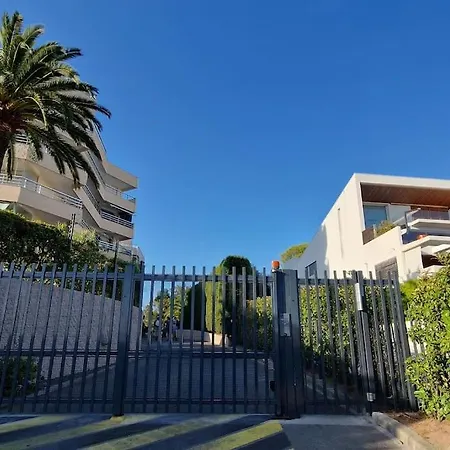Lejlighed Et Parking Prive A 50m De La Mer *